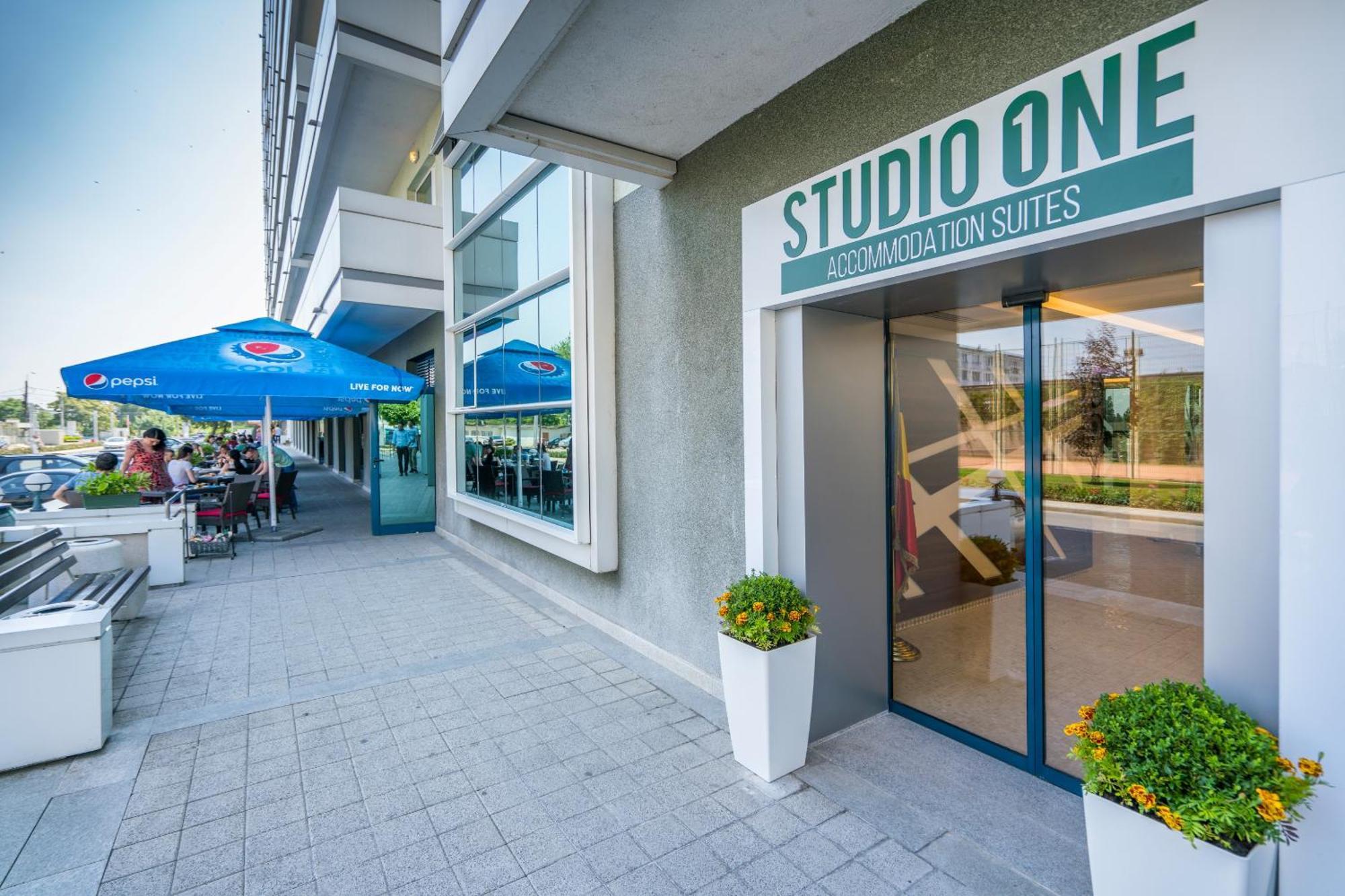 Studio One Accommodation Suites Букурещ Екстериор снимка