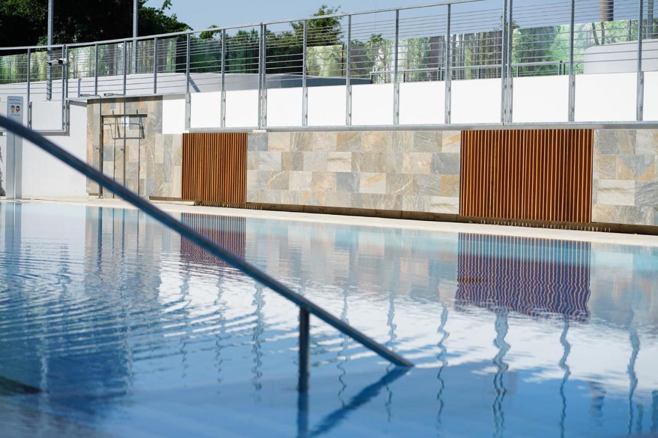 Studio One Accommodation Suites Букурещ Екстериор снимка