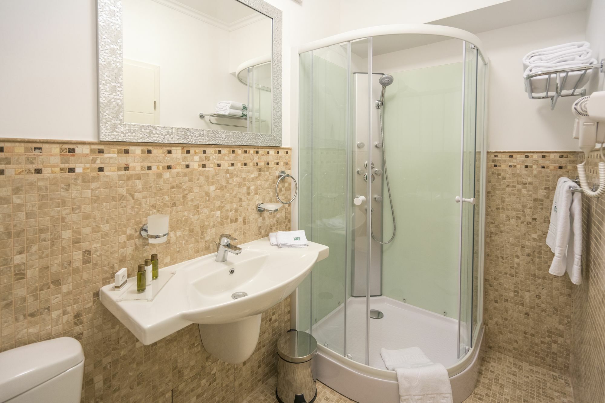 Studio One Accommodation Suites Букурещ Екстериор снимка