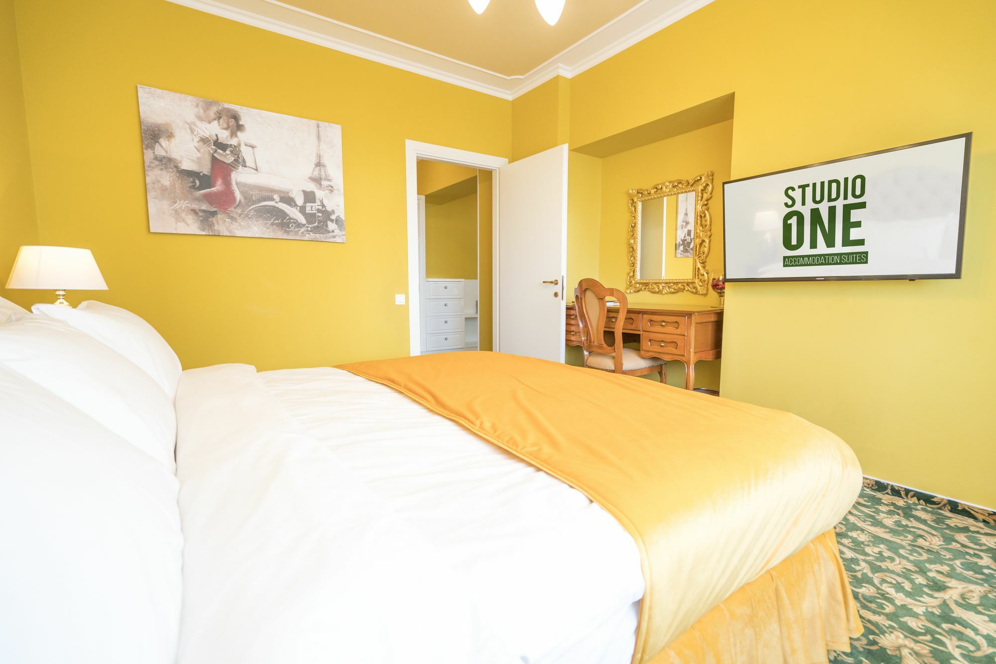 Studio One Accommodation Suites Букурещ Екстериор снимка
