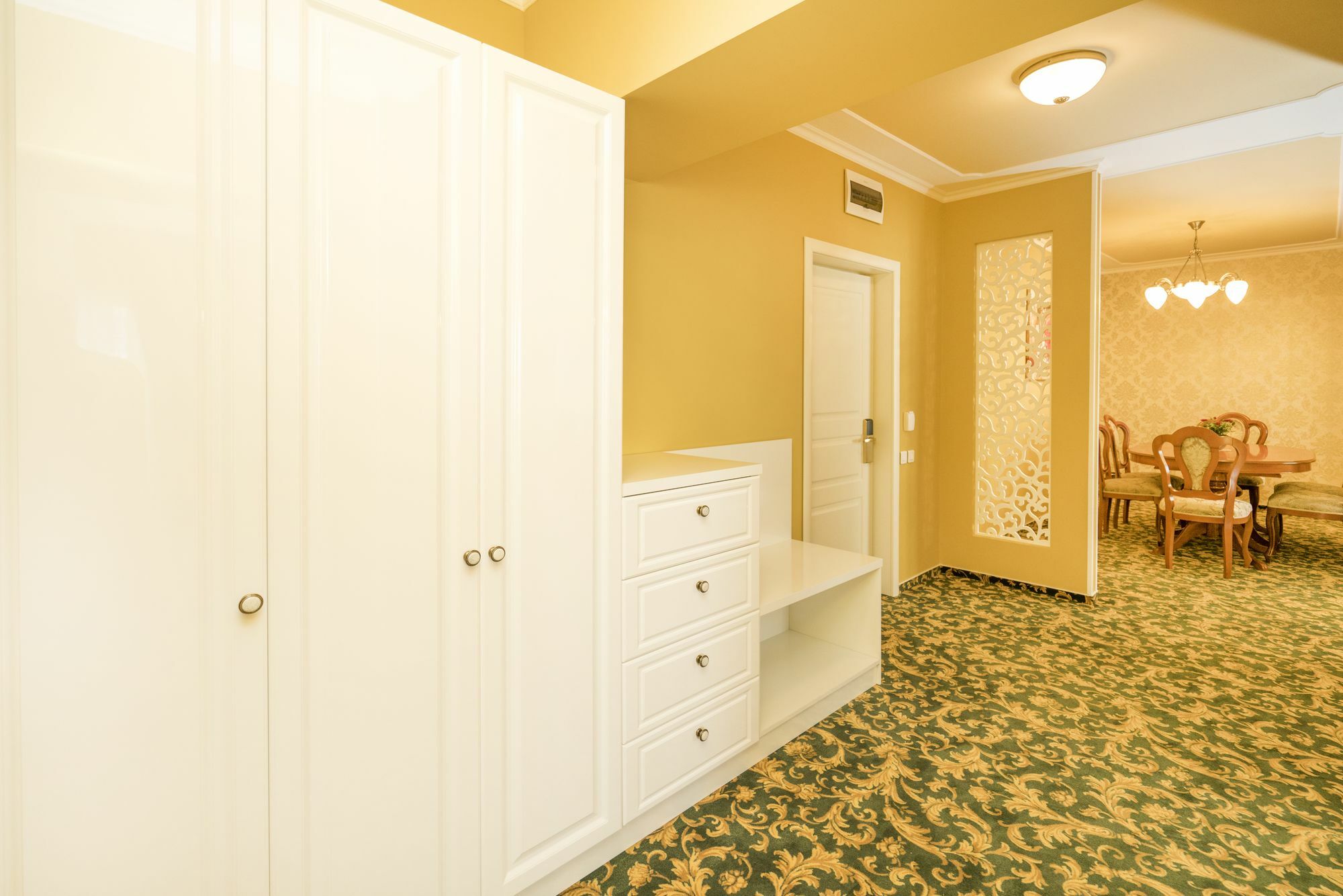 Studio One Accommodation Suites Букурещ Екстериор снимка