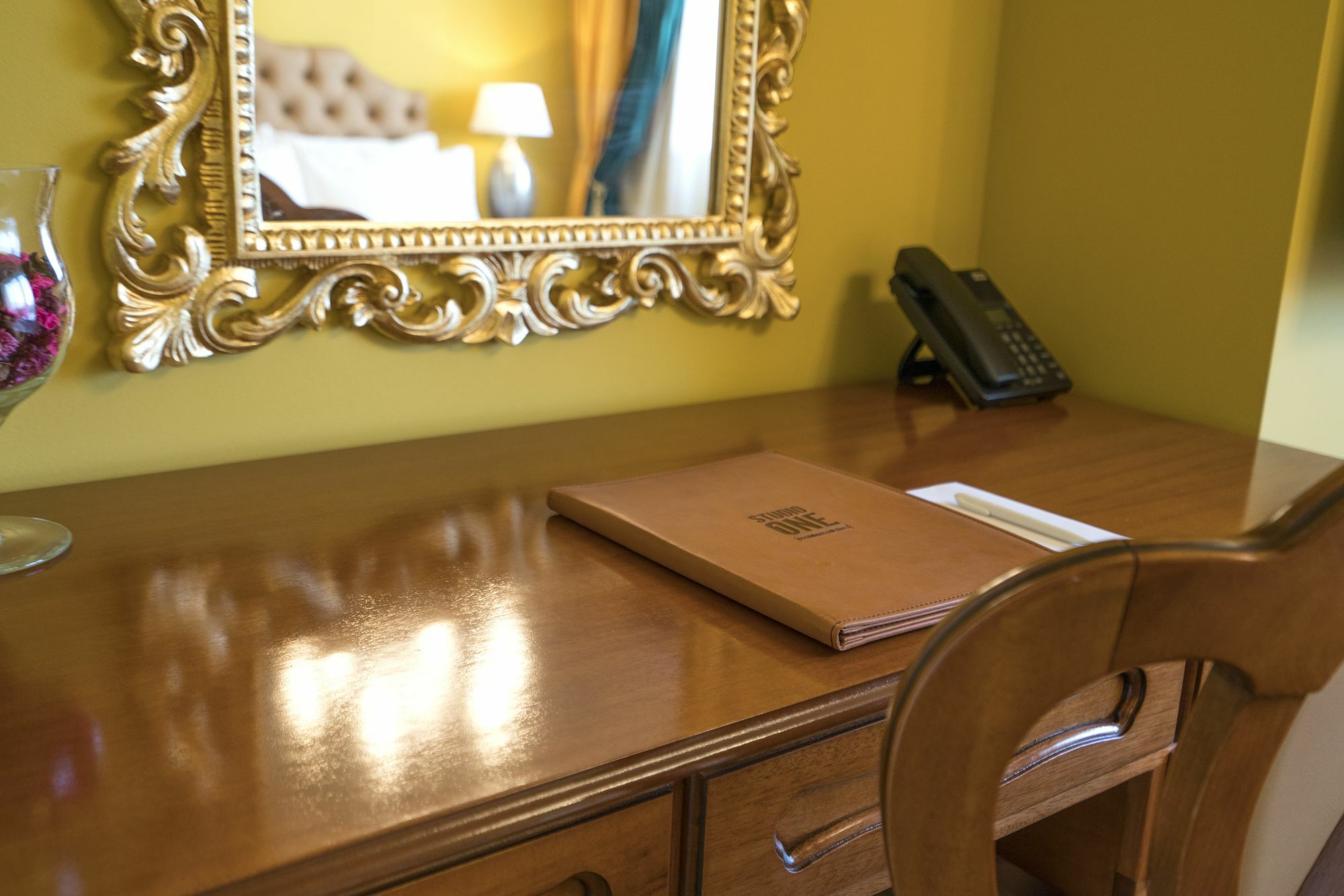 Studio One Accommodation Suites Букурещ Екстериор снимка